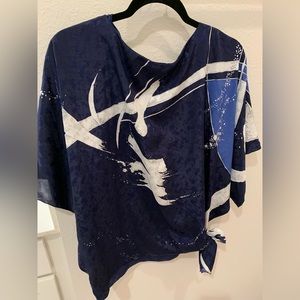 Beautiful vintage made in USA blue top